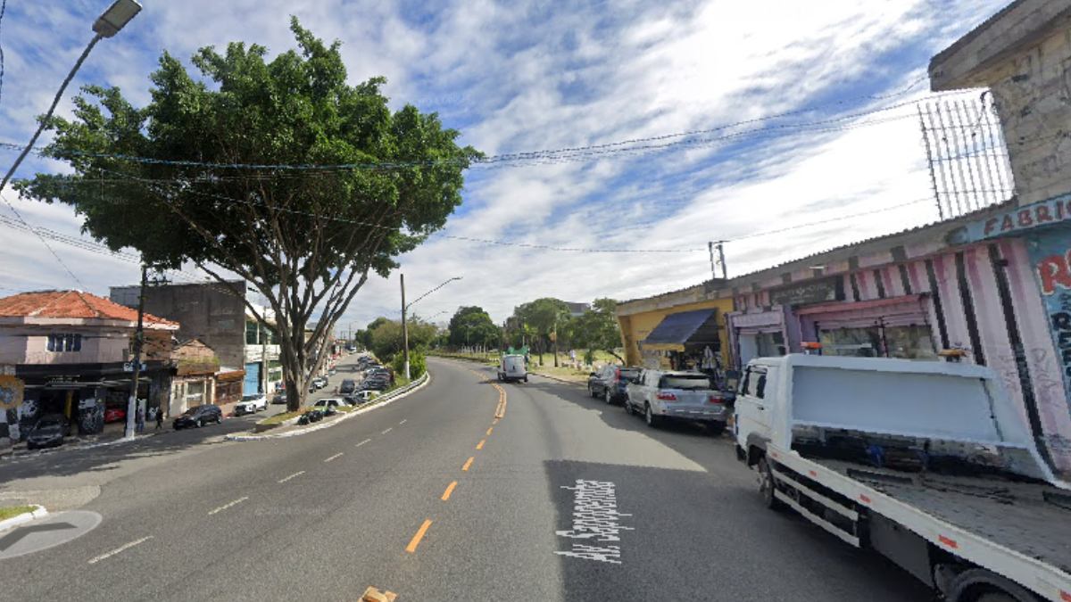 A maior avenida do Brasil fica em São Paulo e tem 42 km de extensão. Ela se chama avenida Sapopemba e está localizada na zona leste da cidade.