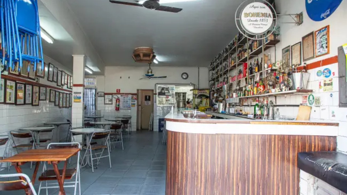 O Bar do Luiz Nozoie, localizado no Jardim da Saúde, tem uma origem inusitada: antes de se tornar um boteco, era uma sorveteria. Foto: Clayton Vieira/Elo/Divulgação