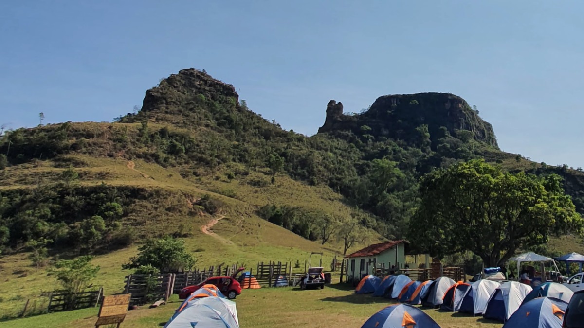 Localizada a 198 km de São Paulo, Bofete é um destino tranquilo, ideal para quem busca contato com a natureza. A cidade é conhecida como a Terra do Gigante Adormecido, uma formação rochosa lendária.