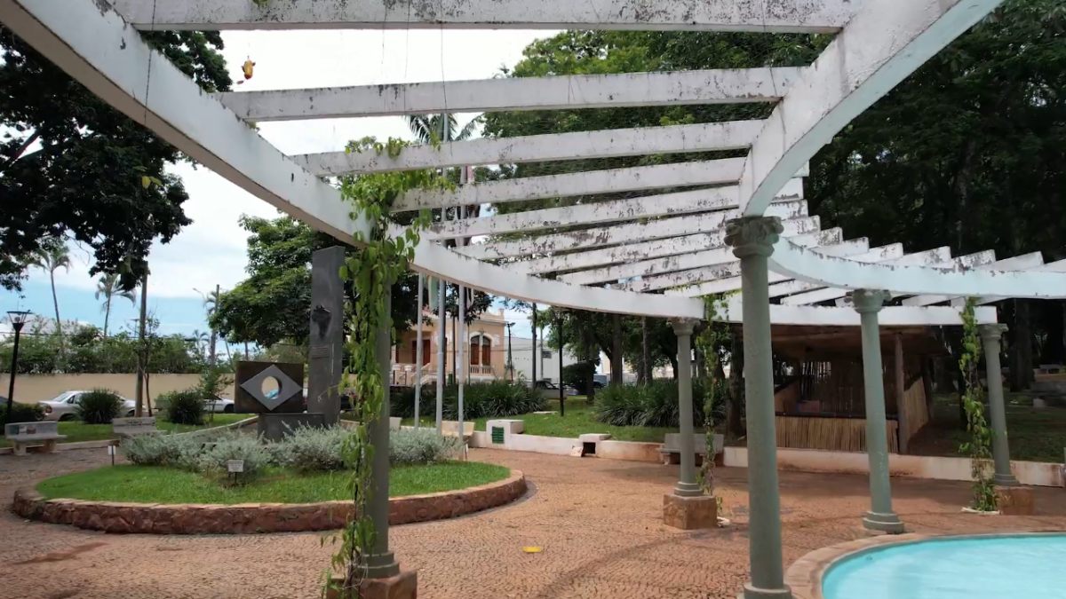 Mococa também é conhecida por seus eventos culturais que reúnem moradores e visitantes. Festas tradicionais e feiras garantem diversão para todas as idades.