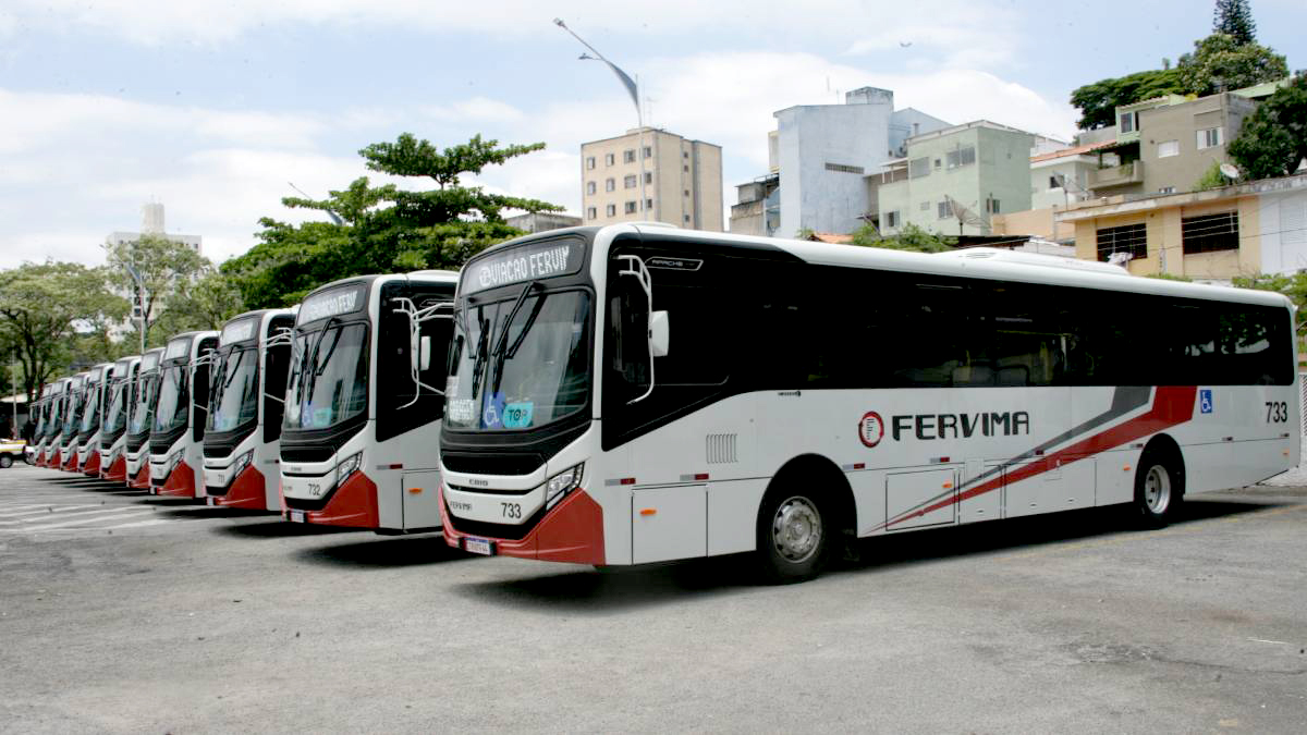 Na tarde desta segunda-feira (13/1), a Administração fez a entrega dos ônibus em uma cerimônia no estacionamento do Parque das Hortênsias, no Parque Assunção. Fotos: Thiago Neme/Gazeta de S.Paulo