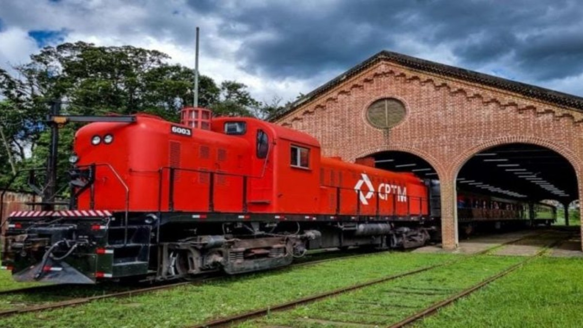 Trem de Paranapiacaba promove passeio temático de Alice no País das Maravilhas