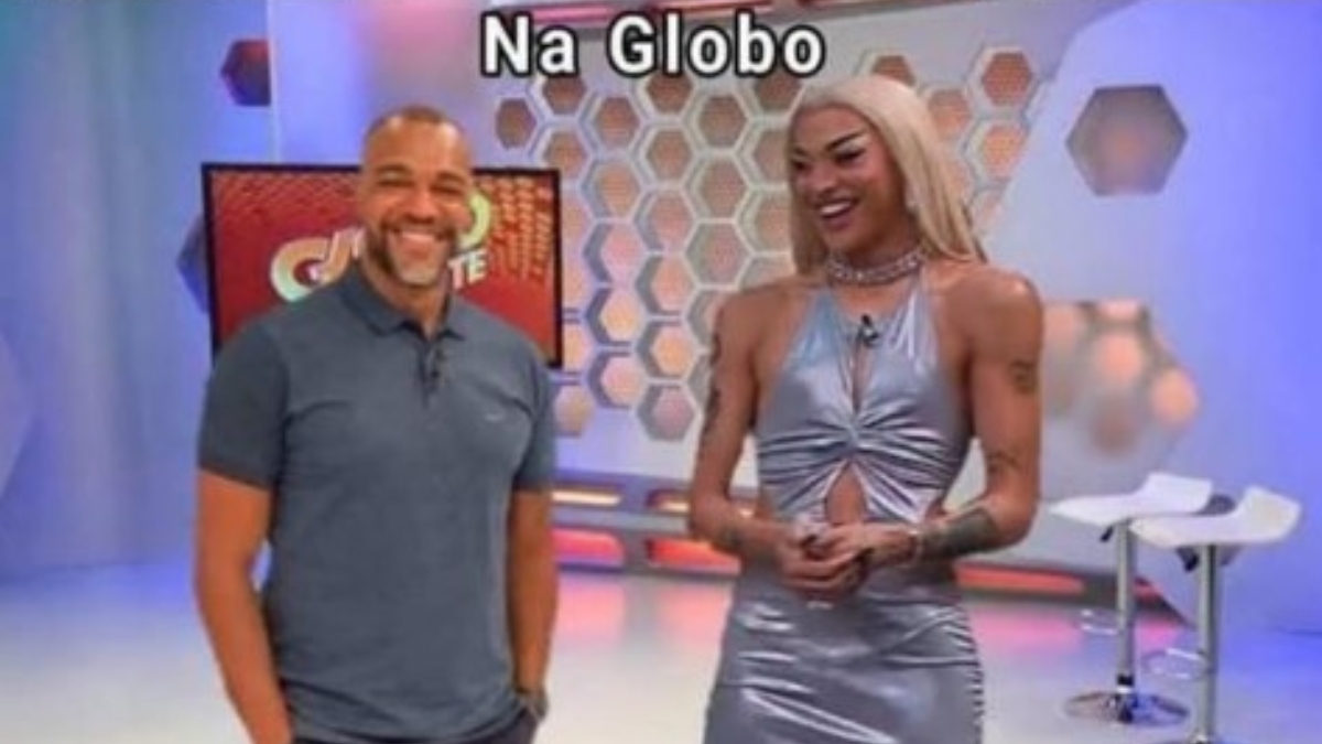 Denílson ao lado de Pablo Vittar enquanto trabalha na Globo /Fotos: Reprodução/Redes sociais