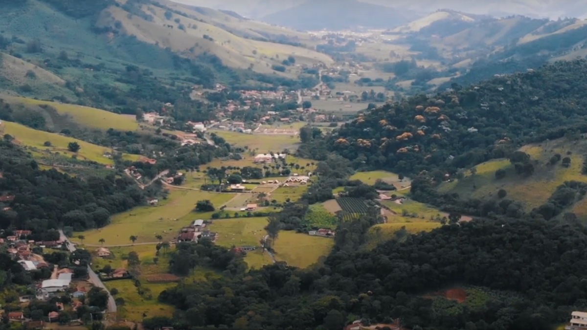 São Bento do Sapucaí preserva a cultura quilombola e caipira. Museus, igrejas e manifestações artísticas a céu aberto contam a história local.