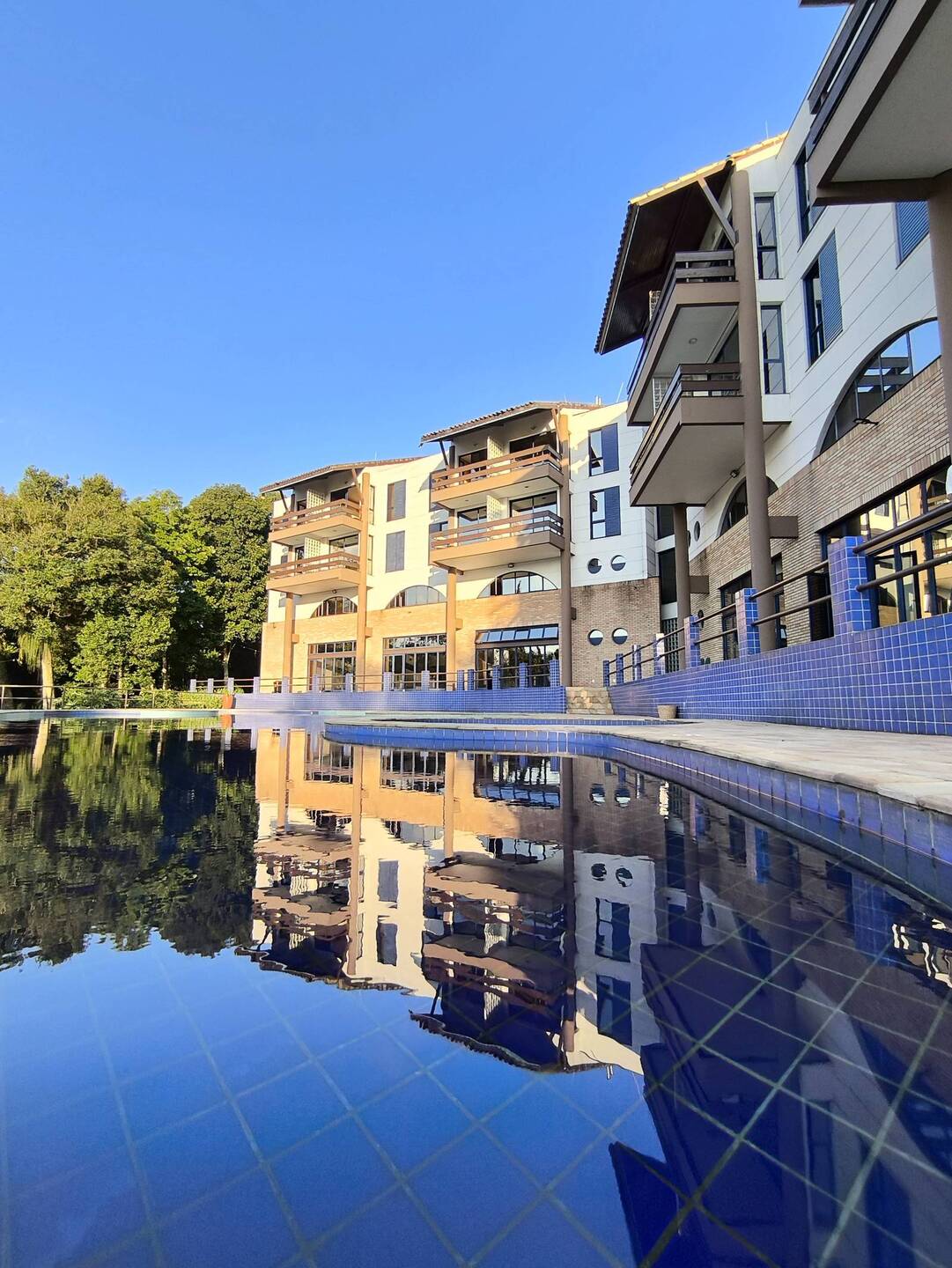 Na primeira fase de operação, o resort disponibiliza 30 apartamentos, com previsão de expansão para 96 suítes. Foto: Divulgação