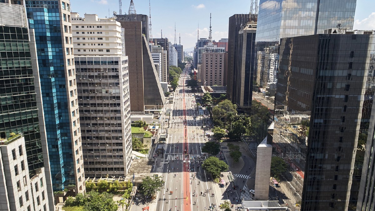 A cidade de São Paulo apresenta muitas opções de passeios dos mais variados tipos, seja para aproveitar sozinho ou acompanhado. E a Avenida Paulista, a mais importante da Capital, não fica de fora na lista de destinos para passeios - (Deposiphotos)