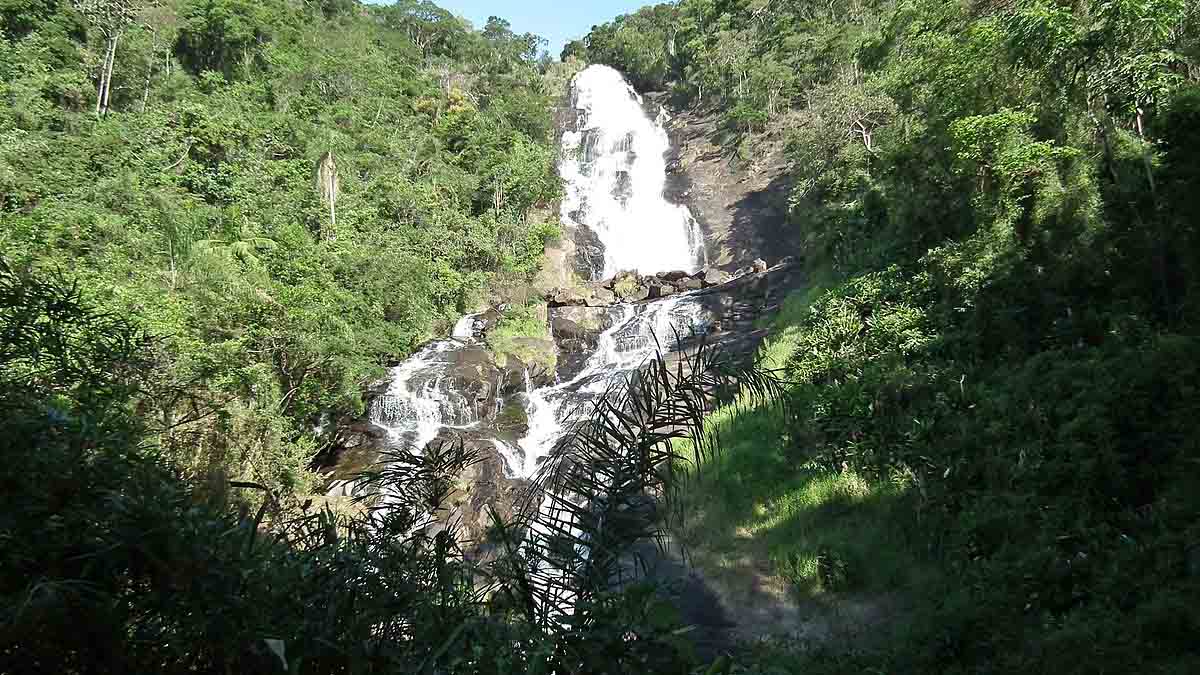Trilha da Cachoeira dos Pretos é considerada uma ótima opção para quem está começando no universo do trekking - Foto: João Batista Shimoto/Wikimedia Commons