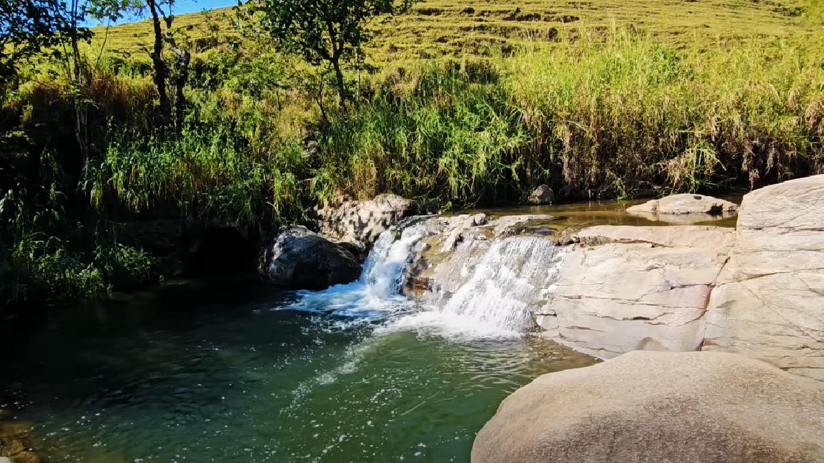 A cidade possui mirantes com vista para a Serra da Mantiqueira. Cada parada na estrada revela uma nova paisagem de tirar o fôlego.