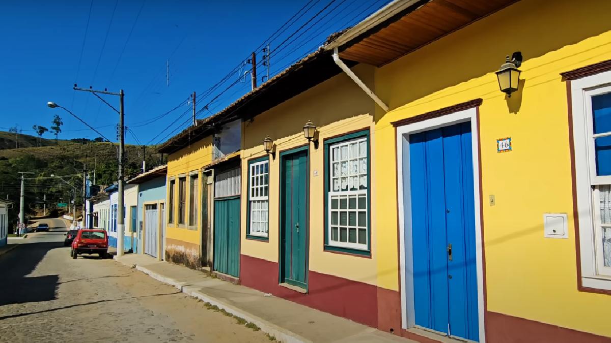 O Parque Nacional da Serra da Bocaina guarda paisagens inesquecíveis. Cachoeiras, trilhas e montanhas fazem do local um refúgio para aventureiros.