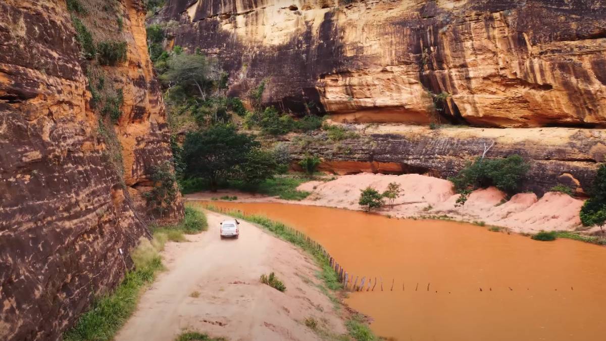 Ecoturismo no Piauí: Cânions do Viana são o destino perfeito para os amantes da natureza. Formações rochosas e vegetação nativa criam um visual único.