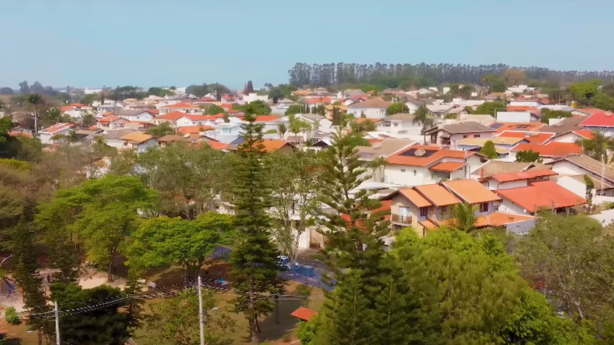 O estado de São Paulo concentra 35% do PIB nacional, mas sua riqueza não se restringe à capital. O interior abriga cidades pequenas e grandes polos econômicos essenciais para o Brasil.
