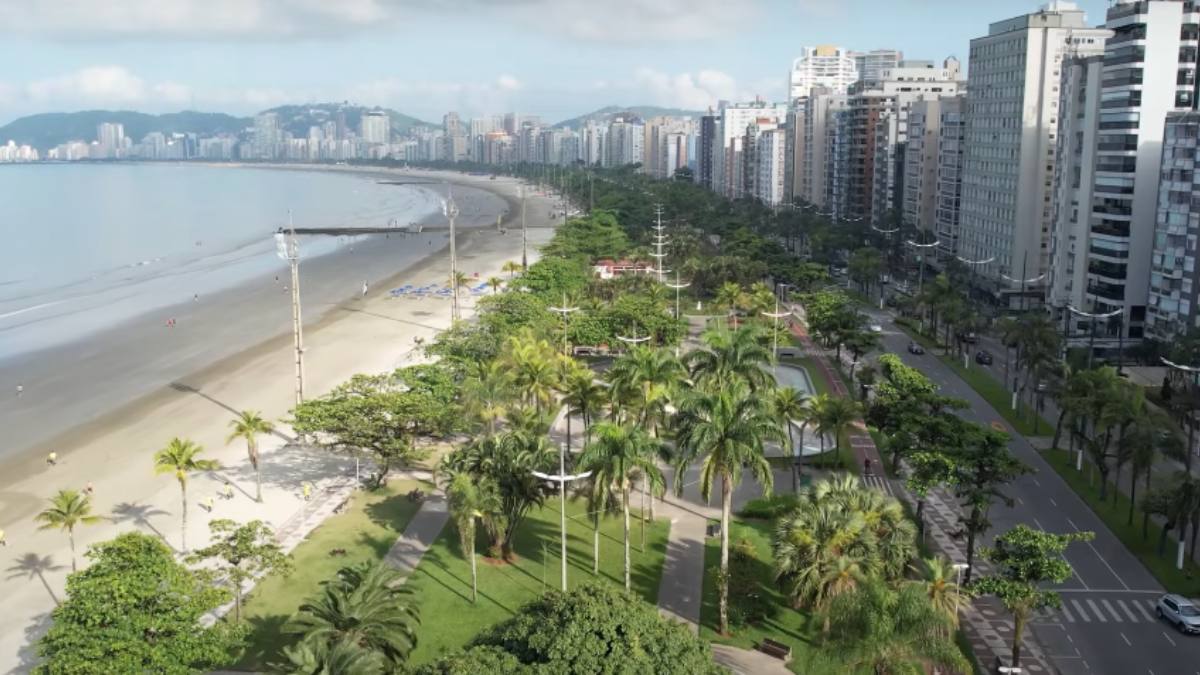 Durante a primavera, a equipe de manutenção intensifica os cuidados com o jardim. As podas de limpeza e o combate a pragas são prioridades nessa estação.=