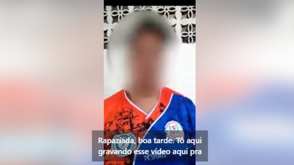 Um vídeo impactante atribuído ao PCC mostra um motociclista sendo espancado. A suposta razão é ter feito manobras perigosas, como empinar moto e provocar barulhos altos.