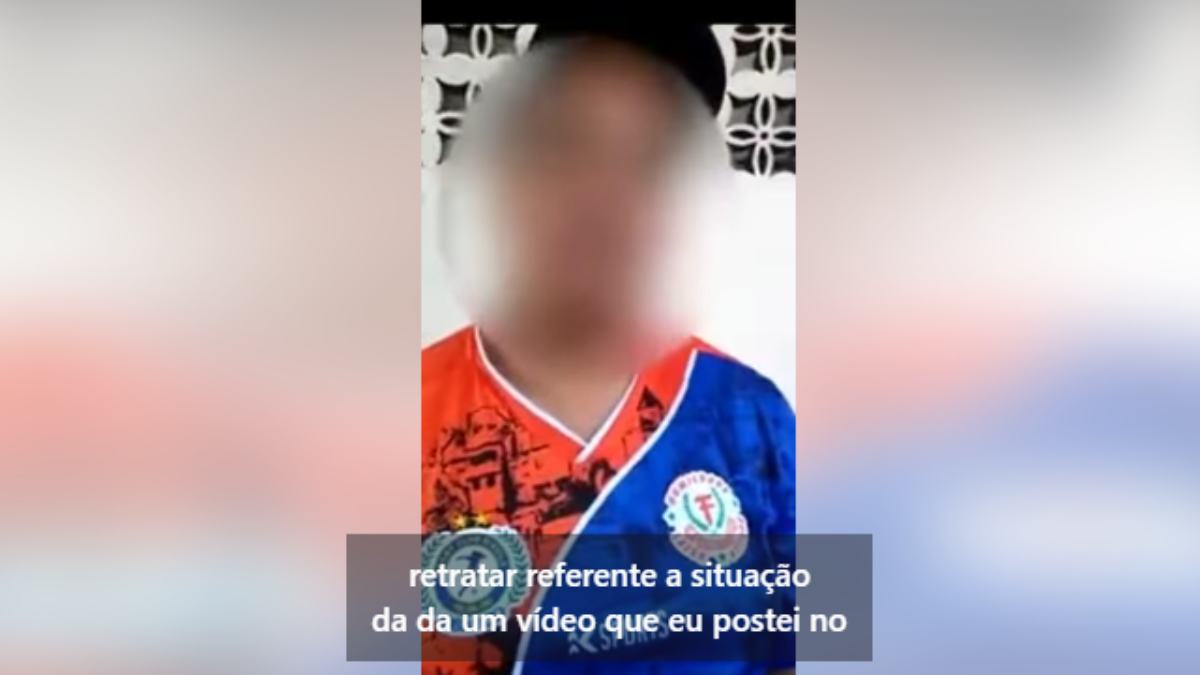 As faixas espalhadas nas comunidades proíbem empinar moto e causar barulho. Elas avisam que quem desobedecer está sujeito a punições severas, conforme determinação do PCC.