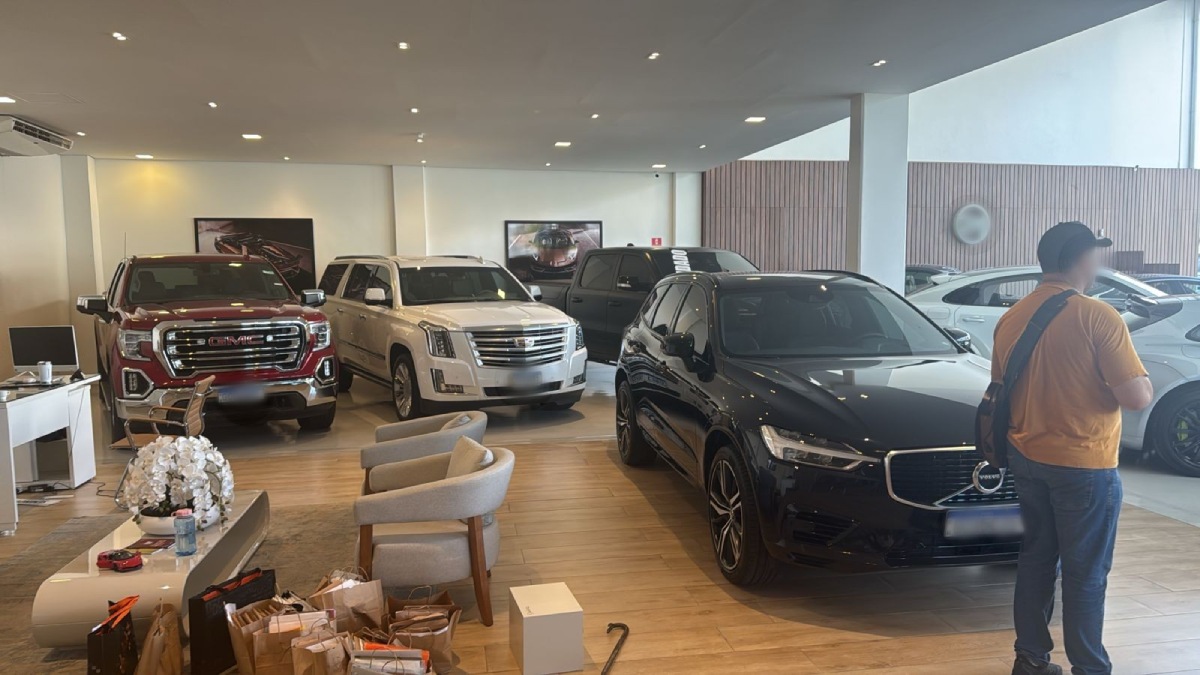 O dono de uma loja de carros de luxo em Alphaville está entre os presos na ação desta quinta. Divulgação/SSP