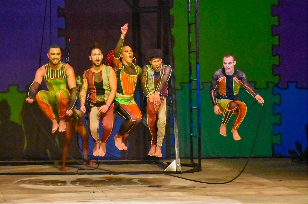 Apresentação da Trupe Circus, nascido na Escola Pernambucana de Circo (EPC), em homenagem a Chico Science/Divulgação