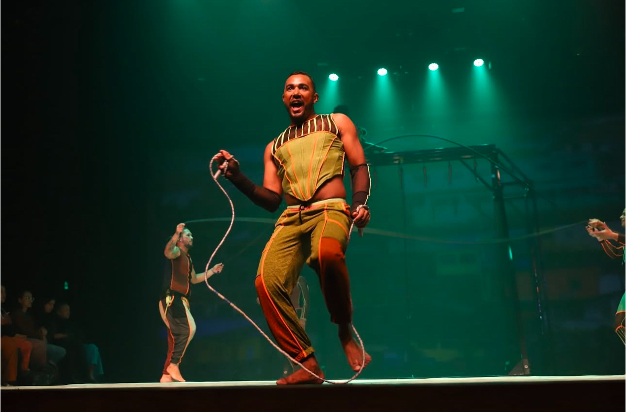 Apresentação da Trupe Circus, nascido na Escola Pernambucana de Circo (EPC), em homenagem a Chico Science/Divulgação