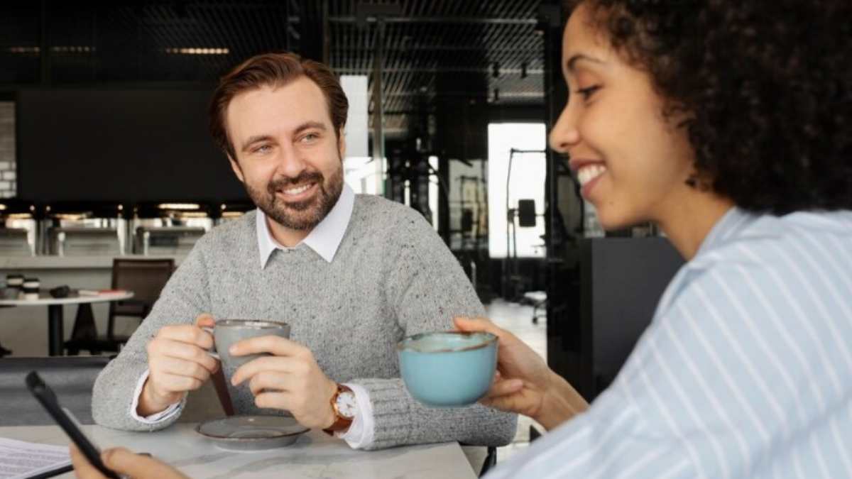 O teste da xícara é um exemplo de como empresas avaliam a cultura organizacional dos candidatos. Pequenos detalhes podem fazer a diferença na contratação.