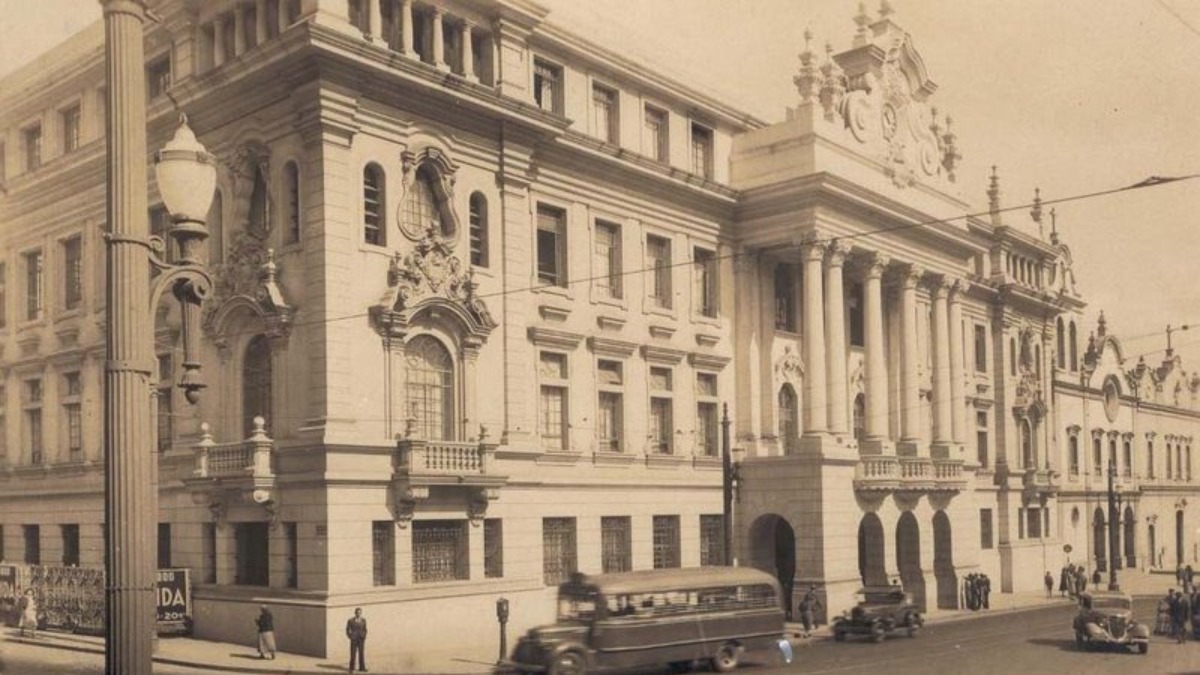 Fundada em 1827, a Faculdade de Direito do Largo de São Francisco, em São Paulo, é um dos pilares da formação jurídica e política do Brasil. Foto: Wikimedia Commons