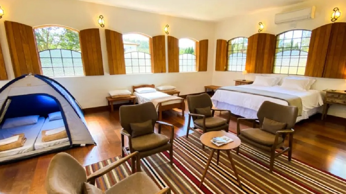 Além de tudo isso, os hóspedes do Hotel Carroção também podem aproveitar labirintos, salão de jogos, trilha de arvorismo e campo de futgolfe - (Divulgação)