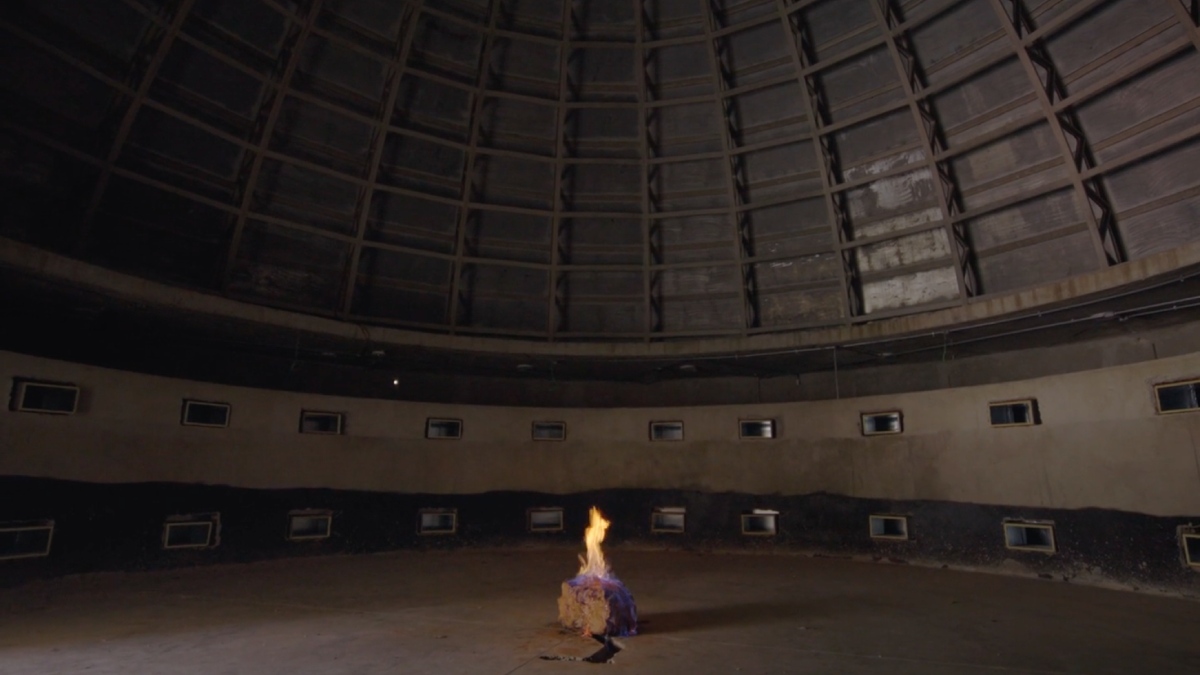 Imagem mostra frame do documentário de Janaina Wagner, "Quando o sol chegar/um cometa nos teus olhos". /Foto: Divulgação/MASP