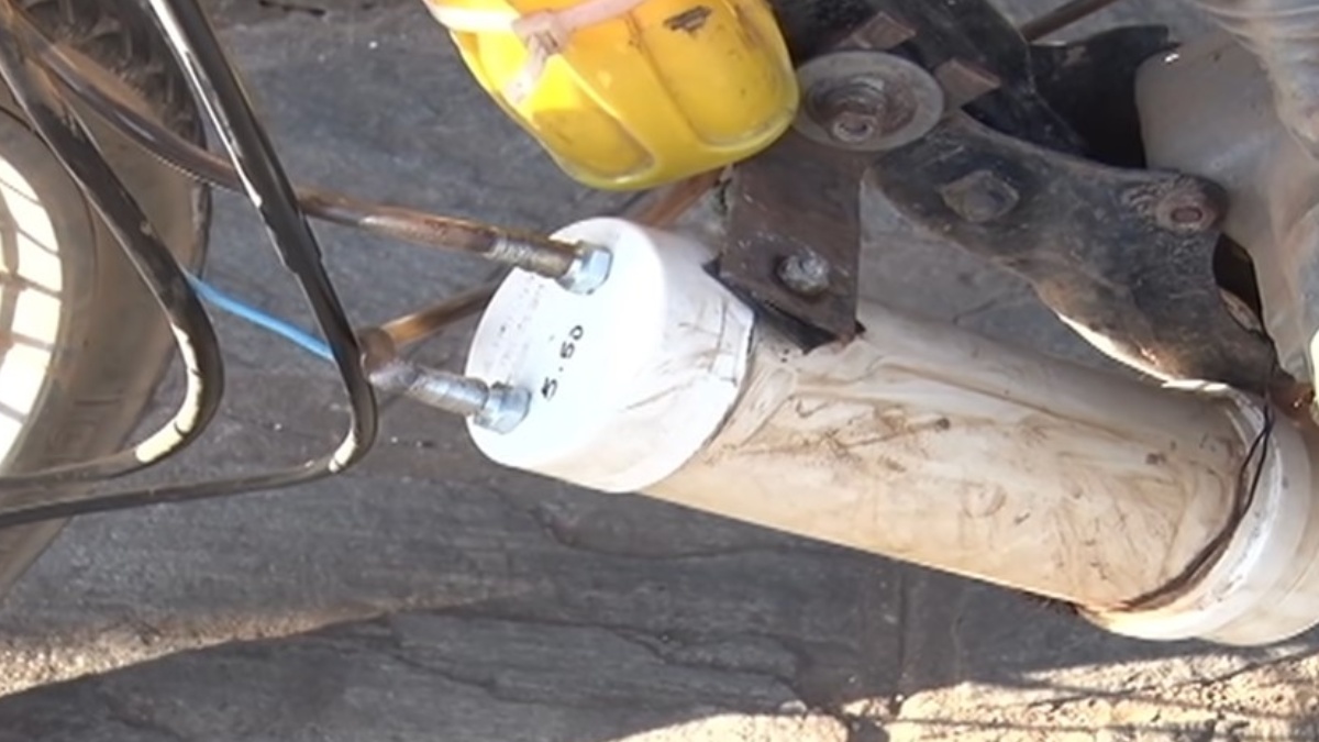 Este é um recipiente feito de cano, onde fica o segredo da combustão para o movimento. Foto: Reprodução/Youtube/Idolindo