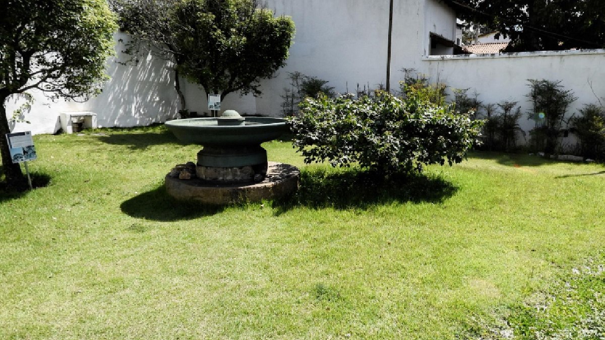 O Museu Casa do Anhanguera é um imóvel da segunda metade do século 17, sendo único remanescente de casa bandeirista urbana. Com paredes estruturais em taipa de pilão, a edificação possui grande valor histórico e arquitetônico - (Reprodução/Prefeitura Santana de Parnaíba)