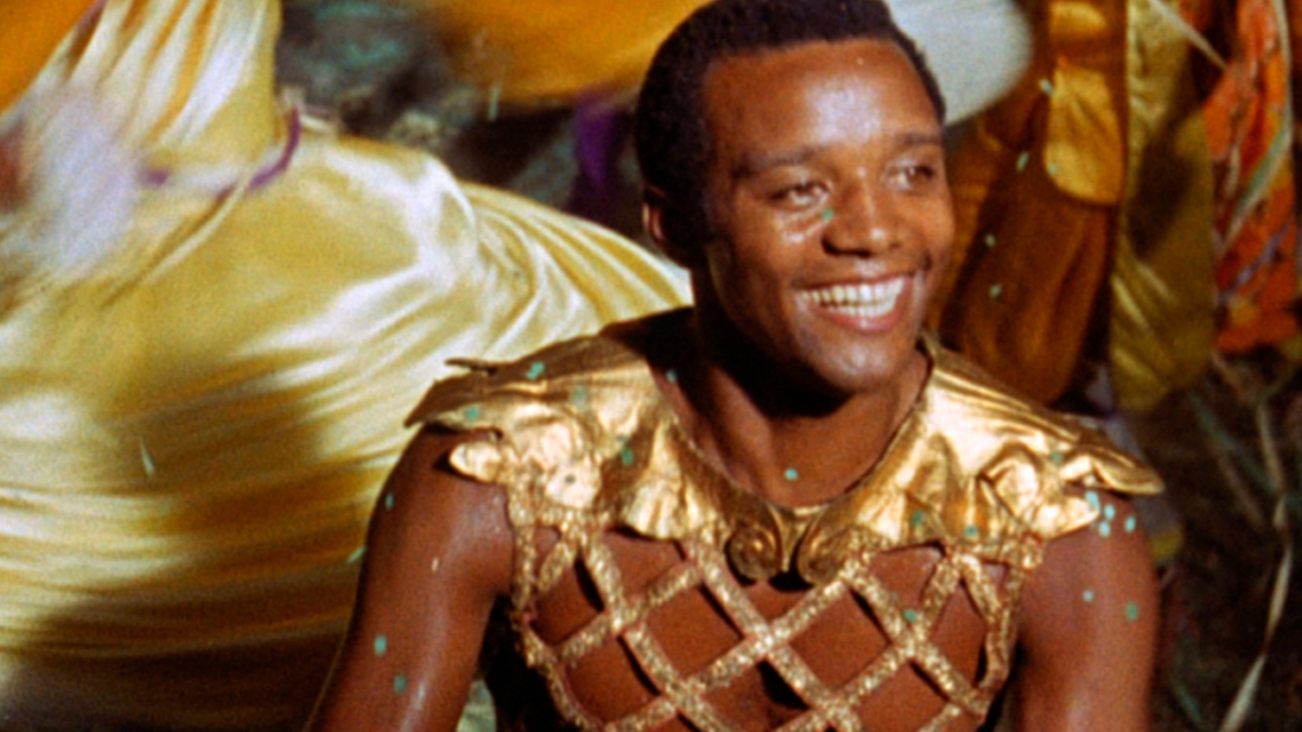 Quando era meio-campista do Fluminense, Breno Mello recebeu o convite para estrelar Orfeu Negro, produção que viria a ganhar o Oscar de melhor filme estrangeiro: Orfeu Negro - (Reprodução)