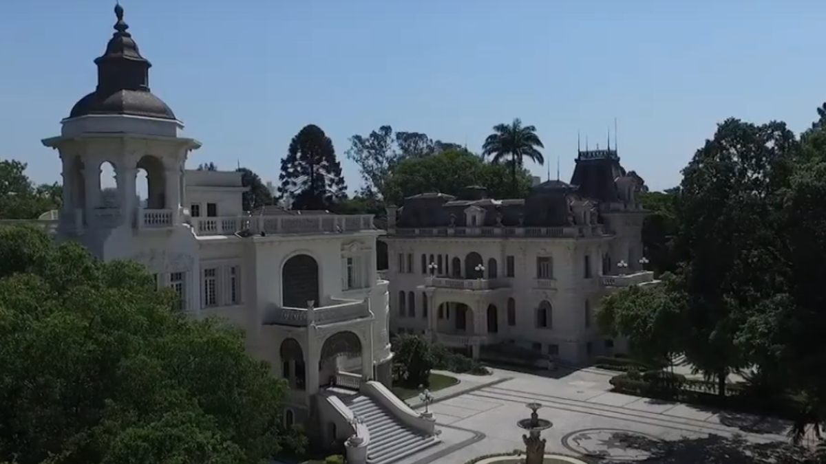 Basílio Jafet construiu o Palácio dos Cedros como residência. O local simboliza a ascensão da família na economia paulista. (Foto: Reprodução/Youtube)