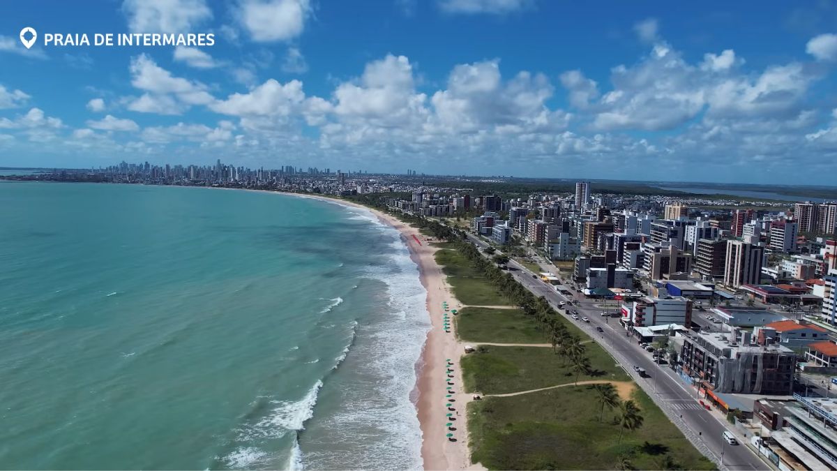 A orla com prédios baixos é protegida por legislação