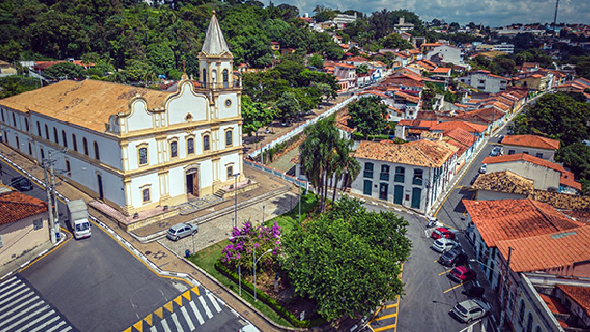 Com um clima típico de interior e sem aquela correria do dia a dia da vida urbana, a cidade de Santana de Parnaíba abriga atrações interessantes para os viajantes que desejam passar um fim de semana diferente - (Reprodução/Prefeitura Santana de Parnaíba)