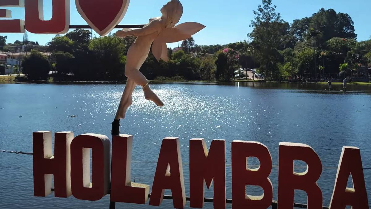 Aqui estão 14 sugestões de legendas para suas galerias de fotos sobre HolambO Moinho Povos Unidos, um dos cartões-postais da cidade, proporciona uma vista incrível!