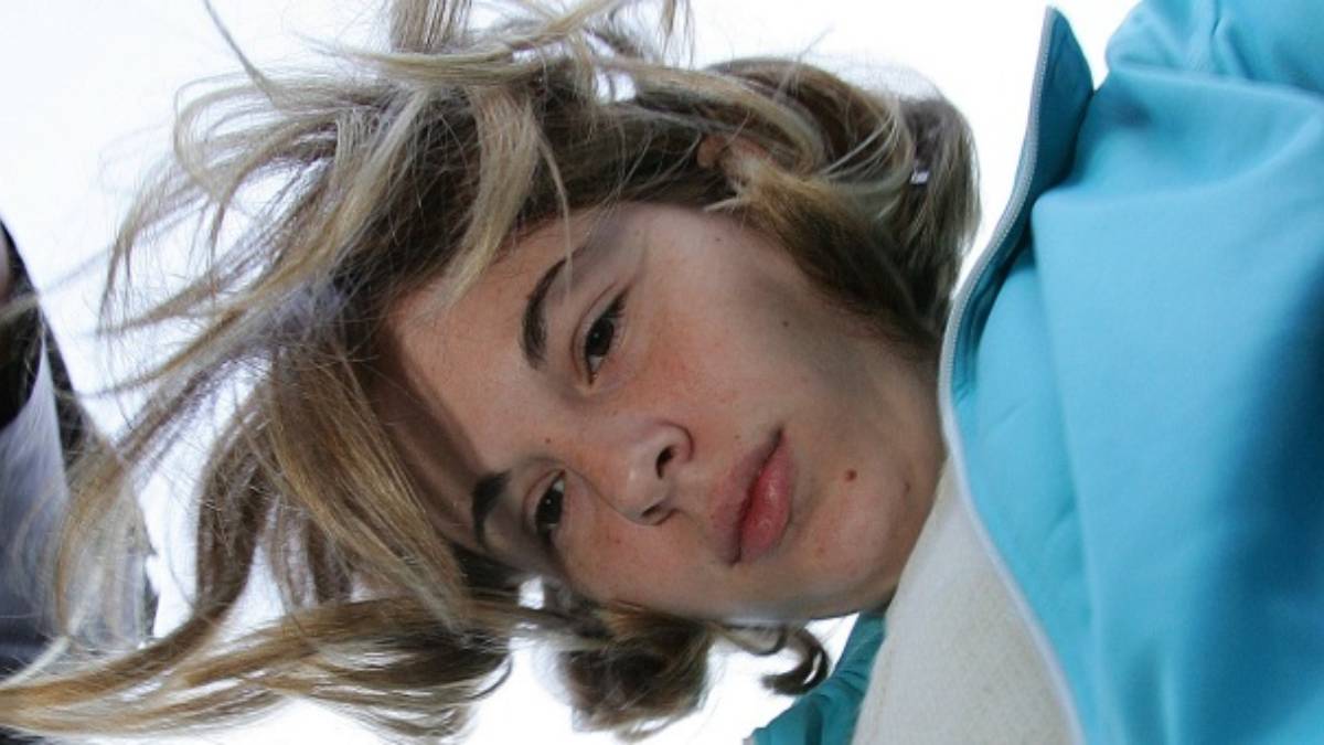 Condenada a 39 anos de prisão pelo assassinato dos pais, Suzane tem sido flagrada pelas ruas de Águas de Lindóia. Foto: Reprodução TV