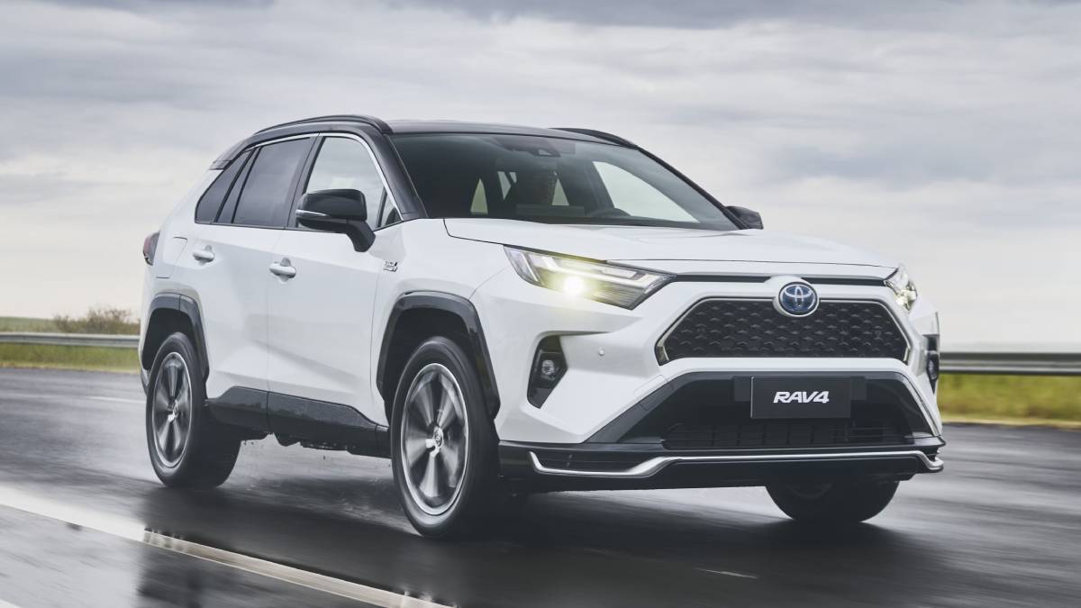 Toyota RAV4 SUV versátil e espaçoso, o RAV4 conquistou motoristas ao redor do mundo, reforçando a força da Toyota no segmento.