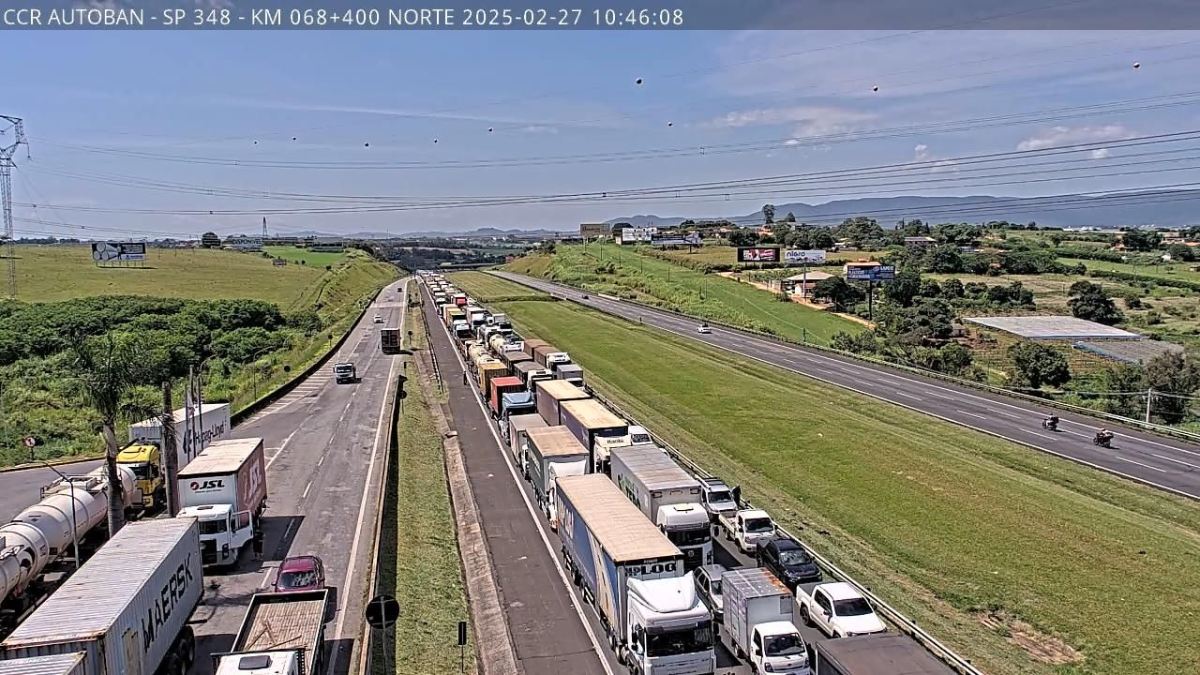 No sentido da Capital, o trânsito acumula nove quilômetros de congestionamento, do km 74 ao 83. Divulgação/Artesp