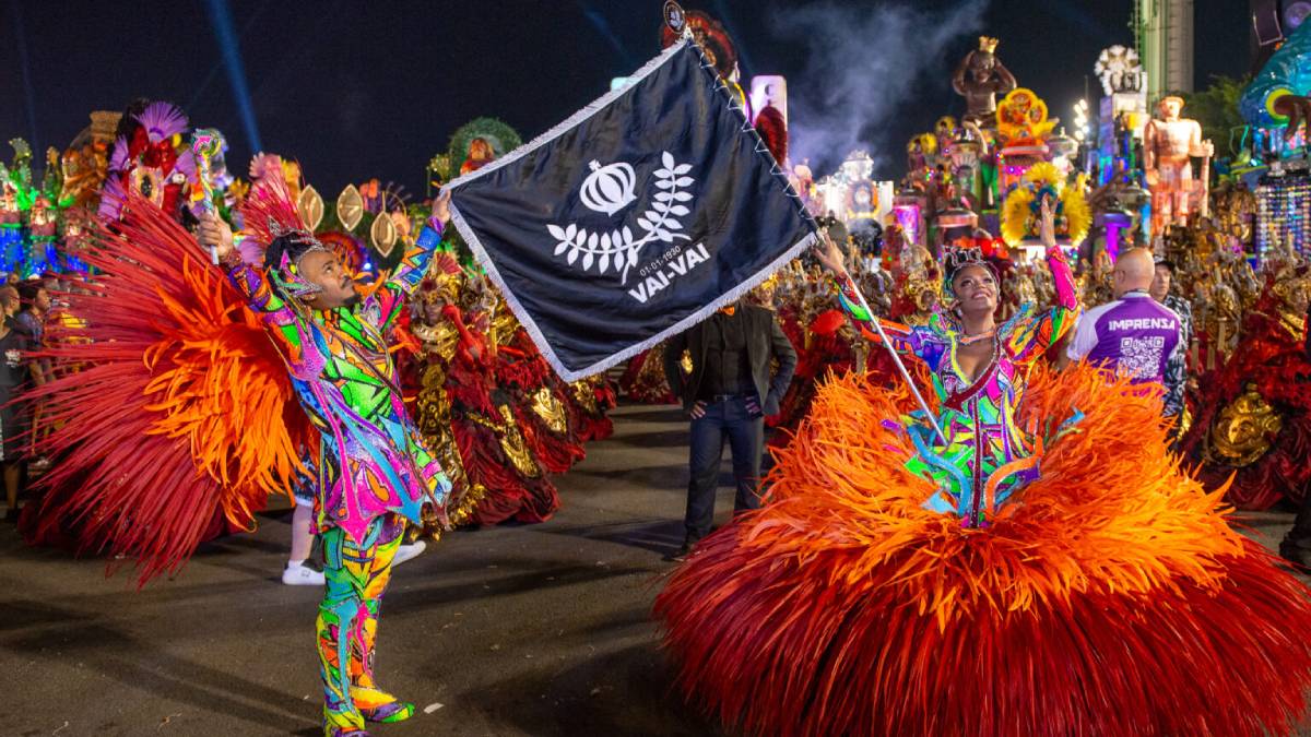 Vai-Vai - Bela Vista (atualmente Mooca): A maior campeã do Carnaval paulistano, com impressionantes 15 conquistas, a escola é pertencente à zona central, localizada no Bixiga, na Bela Vista. Contudo, após ter que deixar o bairro de sua origem, a escola de samba ensaiou para o Carnaval de 2025 na quadra da Uirapurú, na Mooca, zona leste de São Paulo - (Felipe Araújo/LigaSP)