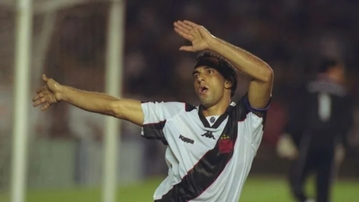 4. Edmundo (Vasco, Palmeiras, Flamengo, Cruzeiro e Fluminense) 153 gols - Dono do recorde de gols em uma edição do torneio por sete anos, o Animal foi bicampeão brasileiro. (Foto: Reprodução/Facebook Oficial Vasco da Gama)