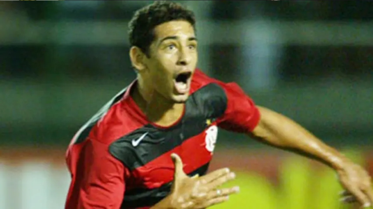6. Diego Souza (Fluminense, Flamengo, Grêmio, Palmeiras, Atlético-MG, Vasco, Cruzeiro, Sport, São Paulo e Botafogo) 130 gols - Com passagem por vários clubes, Diego Souza foi campeão brasileiro e artilheiro do torneio em 2016. (Foto: Reprodução)