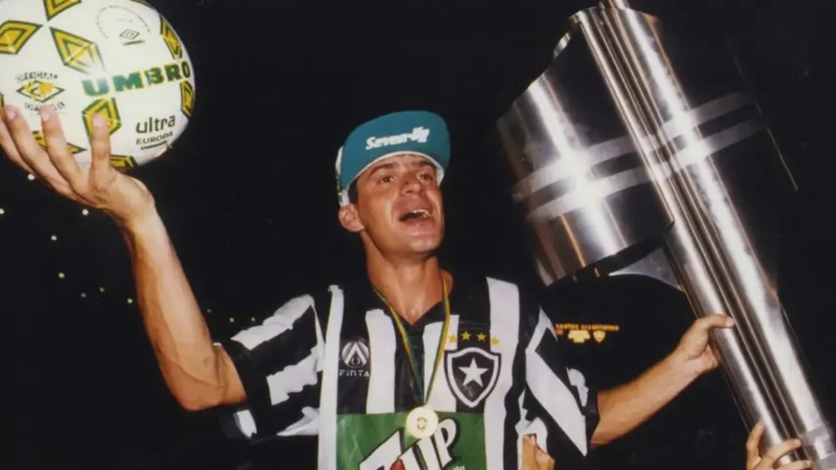 7. Túlio Maravilha (Goiás, Botafogo, Corinthians, Vitória, São Caetano e Juventude) 129 gols - Destaque do título brasileiro do Botafogo em 1995, Túlio teve uma impressionante média de 0.92 gols por jogo. (Foto: FR Botafogo)
