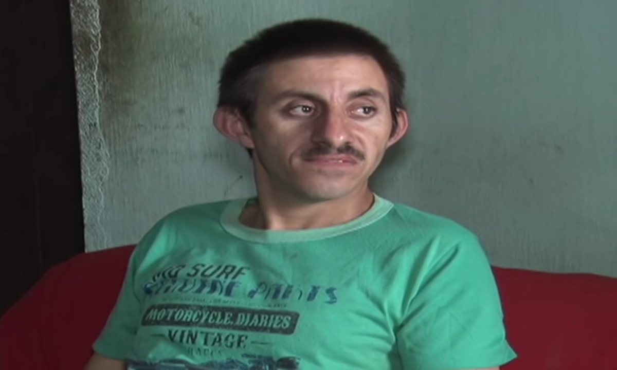 Além de criar a moto movida a água, Sandro já demonstrou sua criatividade em outros projetos, como antenas de TV, geradores elétricos e até um mini trio elétrico, sempre utilizando materiais recicláveis