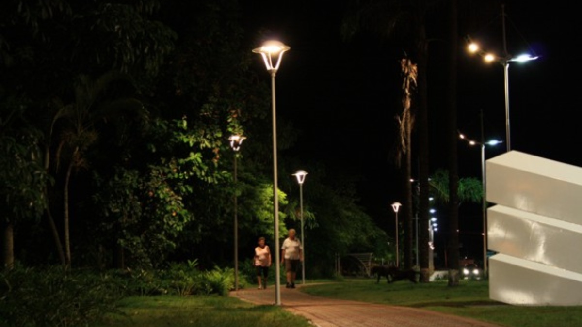 Outro destaque é o Parque Alonso Ferreira de Camargo, conhecido como Jardim Público, um espaço arborizado perfeito para caminhadas e momentos de descanso. Foto: Wikimedia Commons