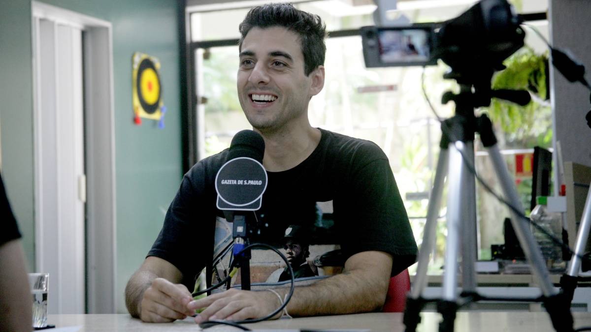 Fabio Brazza durante participação no podcast Direto da Gazeta/Thiago Neme/Gazeta de S. Paulo