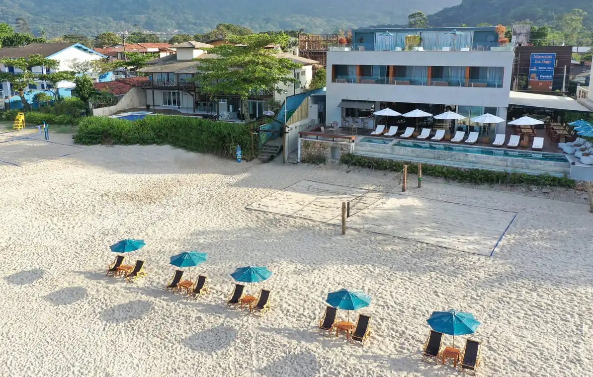 Também há serviço de praia, com cadeiras, guarda-sóis e toalhas/Divulgação