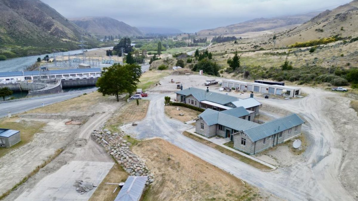 A propriedade foi colocada à venda por aproximadamente NZ$ 2,9 milhões, equivalente a AU$ 2,62 milhões.