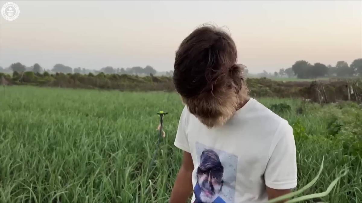 Jovem de 18 anos vive na Índia. Foto Reprodução/Youtube/Guinness World