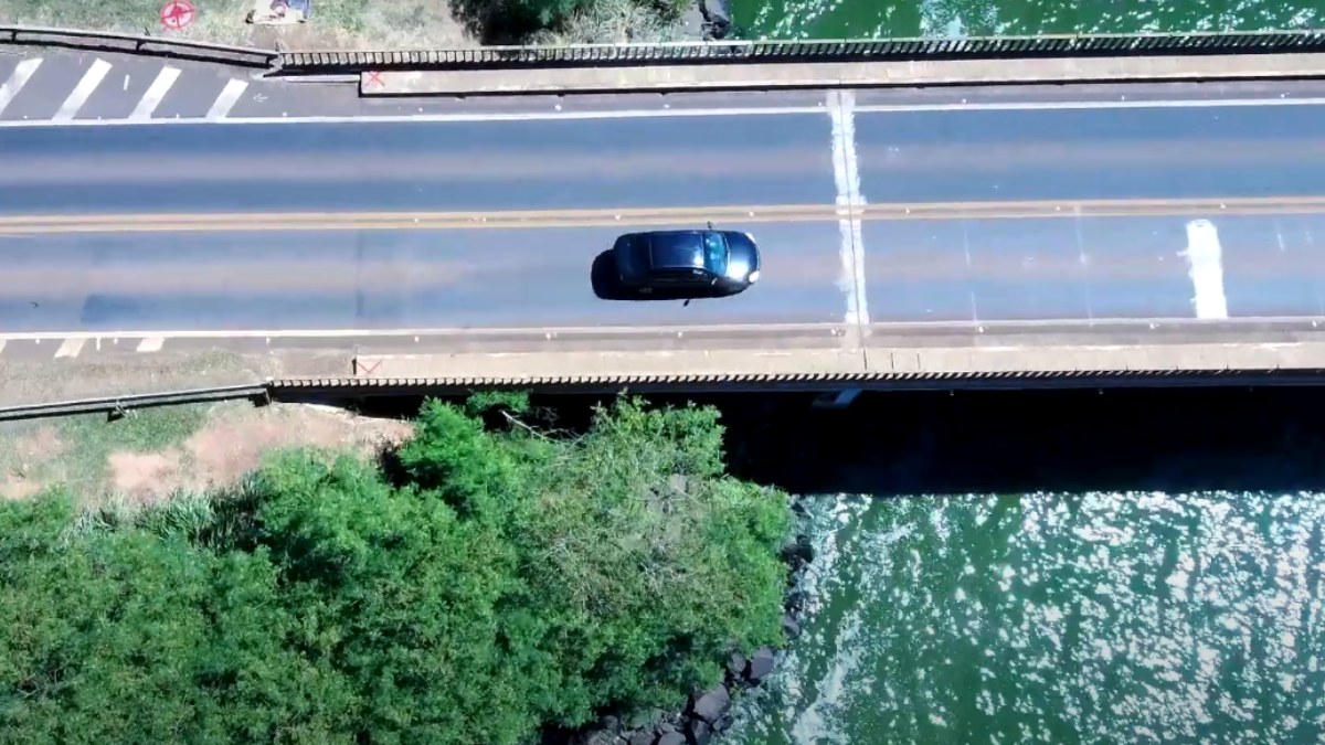 Com previsão de conclusão em 2026, espera-se que a nova ponte reduza o tempo de viagem e aumente a segurança. O projeto reflete o compromisso com o desenvolvimento sustentável local. (Fotos: Reprodução/Youtube)