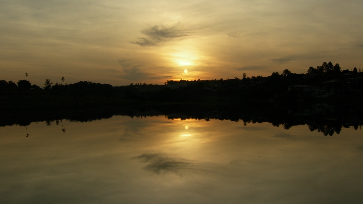 Além disso, a cidade é conhecida por suas práticas sustentáveis. Com programas voltados para a preservação ambiental e o uso responsável de seus recursos naturais. Foto: Wikimedia Commons