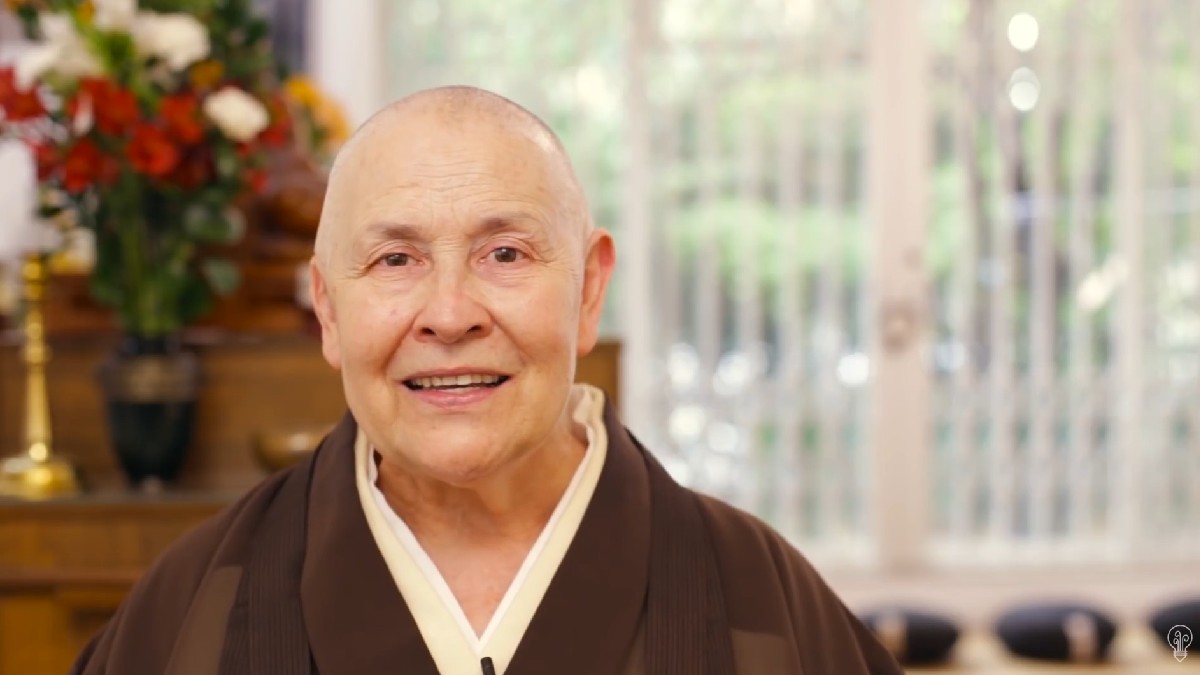 Além da meditação, a monja fala sobre temas diversos no YouTube