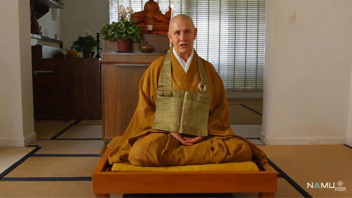 A monja ensina nas redes sociais as práticas da meditação