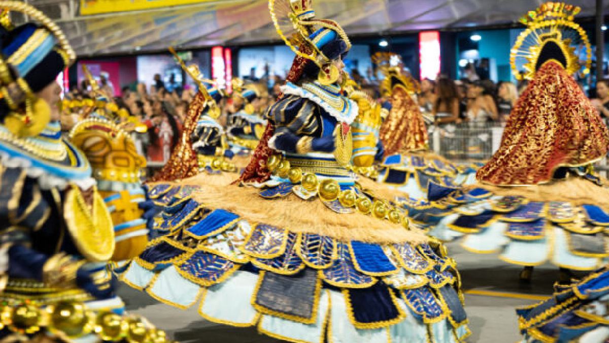 Escola apresentou o enredo "Quem Não Pode Com Mandinga, Não Carrega Patuá". Divulgação/Rebeca Schumacker